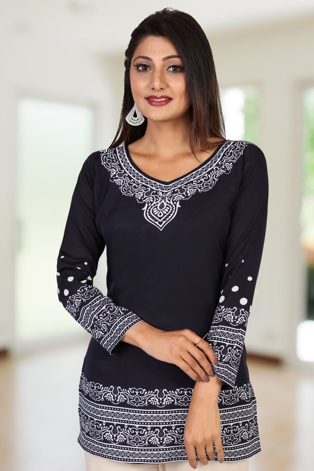 Buy Indian Kurta Online-Elegant Blue Printed Kurti Top with White Patt –  Maple Clothing Inc., image size:1080x1620